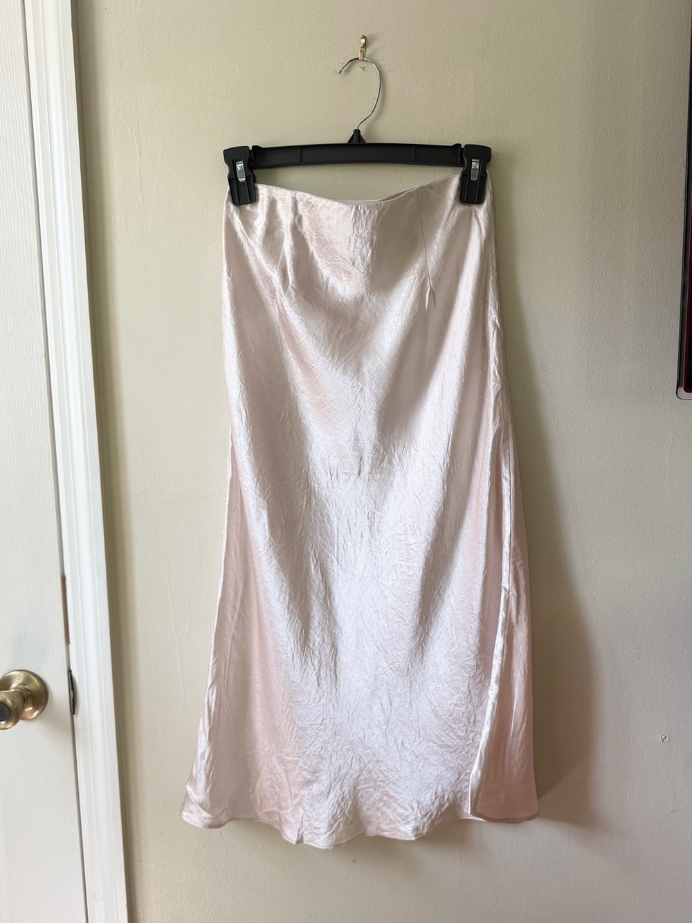 Aritzia Babaton Champagne Satin Bias Midi Skirt SIZE 4 - Picture 3 of 9
